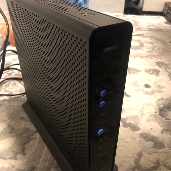 Xfinity Arris TG1682G Dual Band Wireless 802.11ac Cable Modem Router w/ Cord - Picture 4 of 16